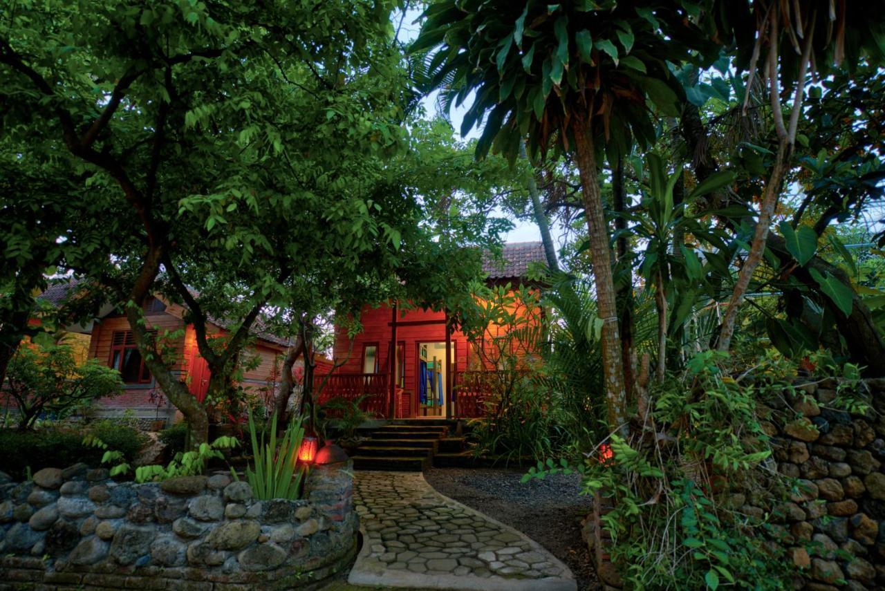 Bata Merah Homestay Banyuwangi  Exterior photo