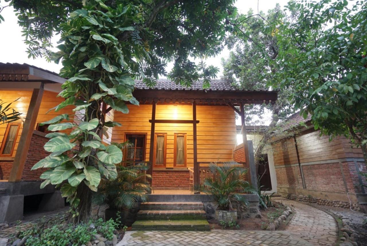Bata Merah Homestay Banyuwangi  Exterior photo
