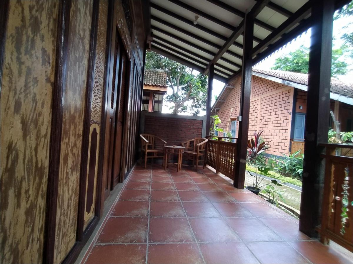 Bata Merah Homestay Banyuwangi  Exterior photo